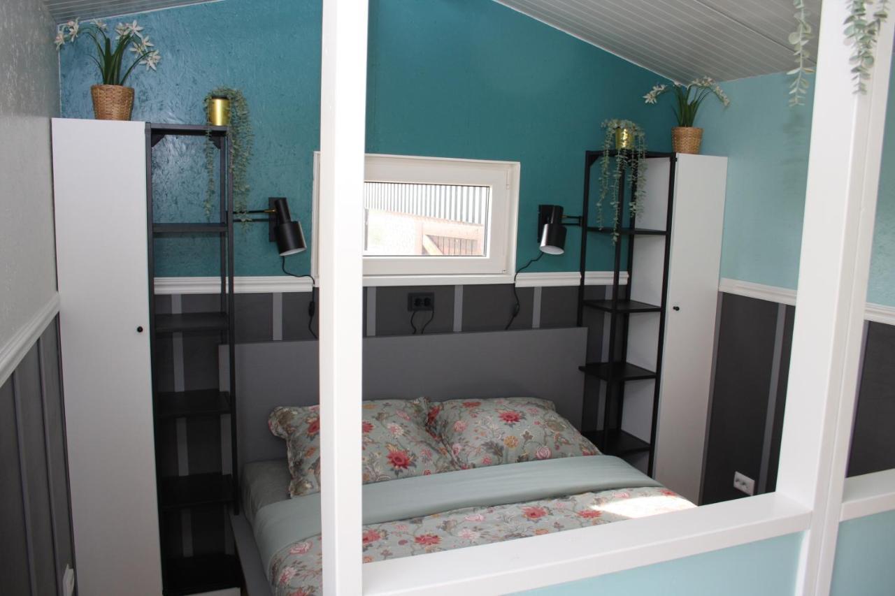 Boerenchalet Dirk, Minicamping De Grutte Earen Burum エクステリア 写真