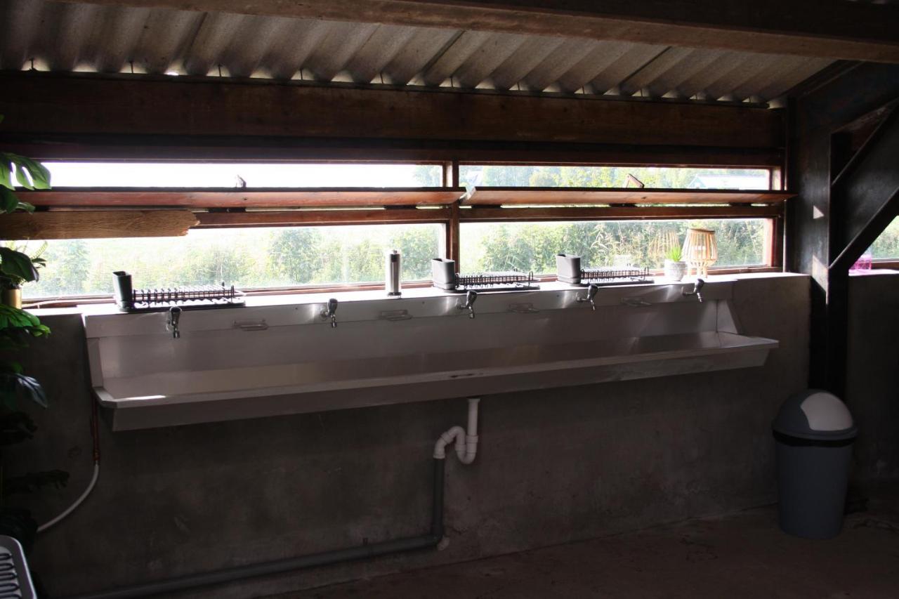 Boerenchalet Dirk, Minicamping De Grutte Earen Burum エクステリア 写真
