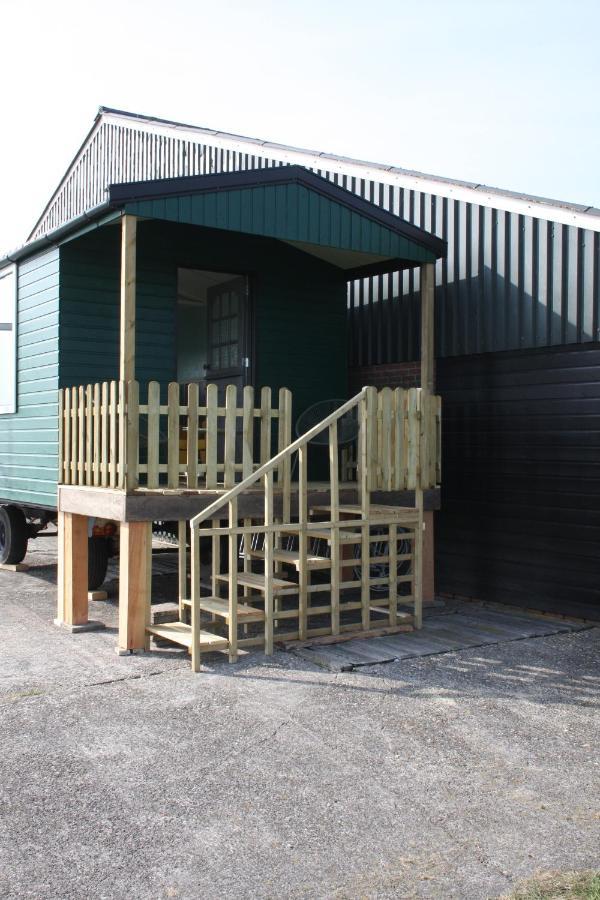 Boerenchalet Dirk, Minicamping De Grutte Earen Burum エクステリア 写真